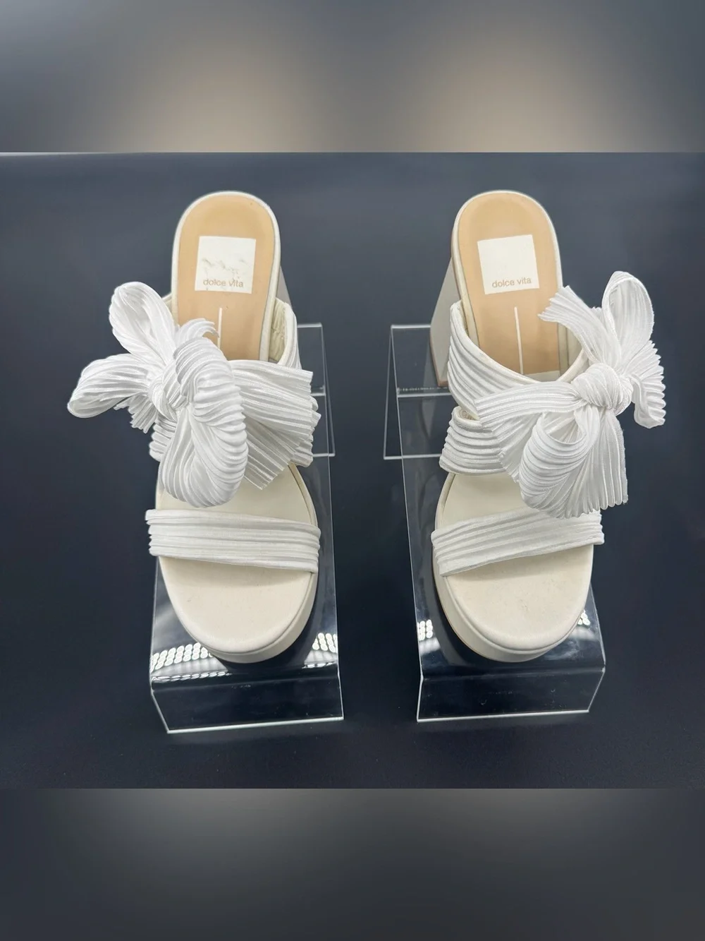 Dolce Vita elevated platform